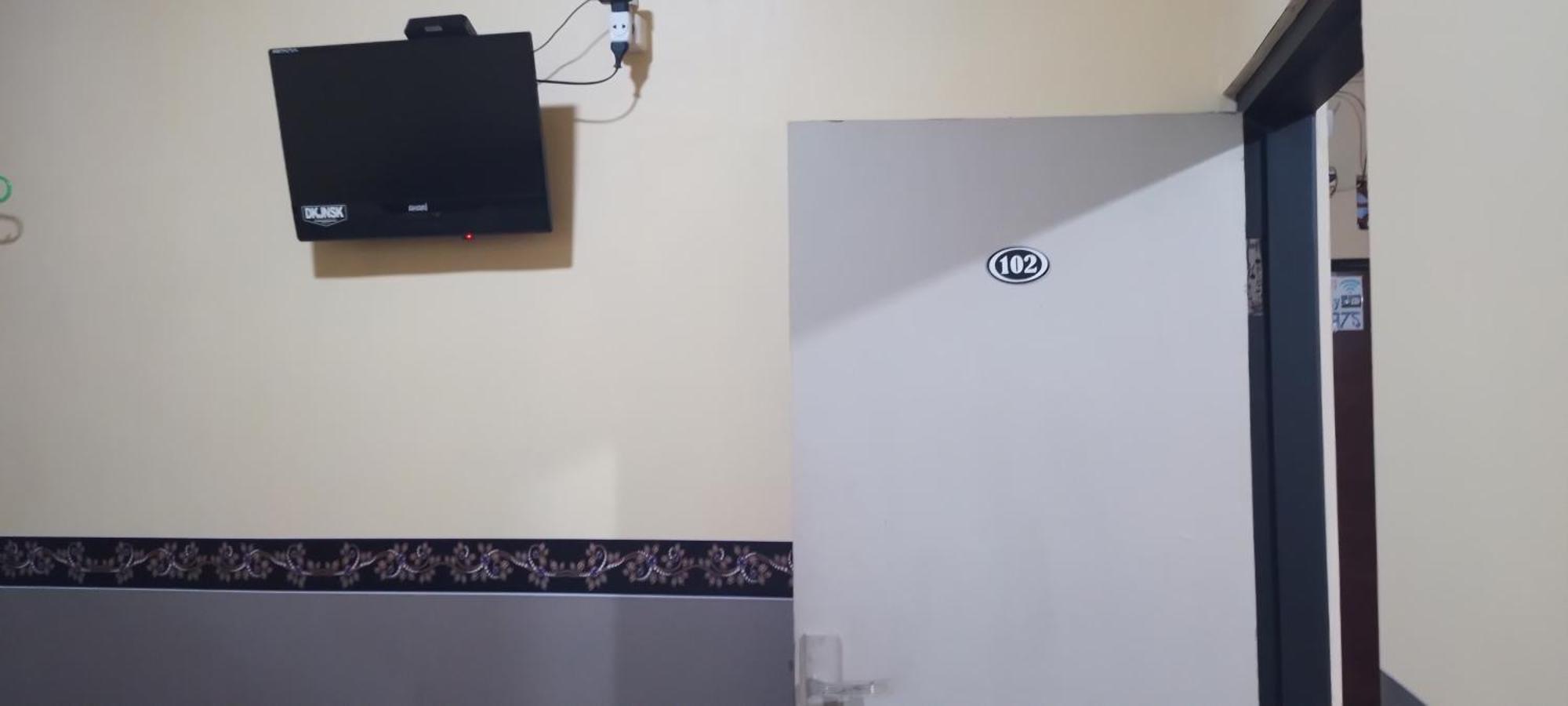 New Kami Homestay Banyuwangi  Exteriör bild
