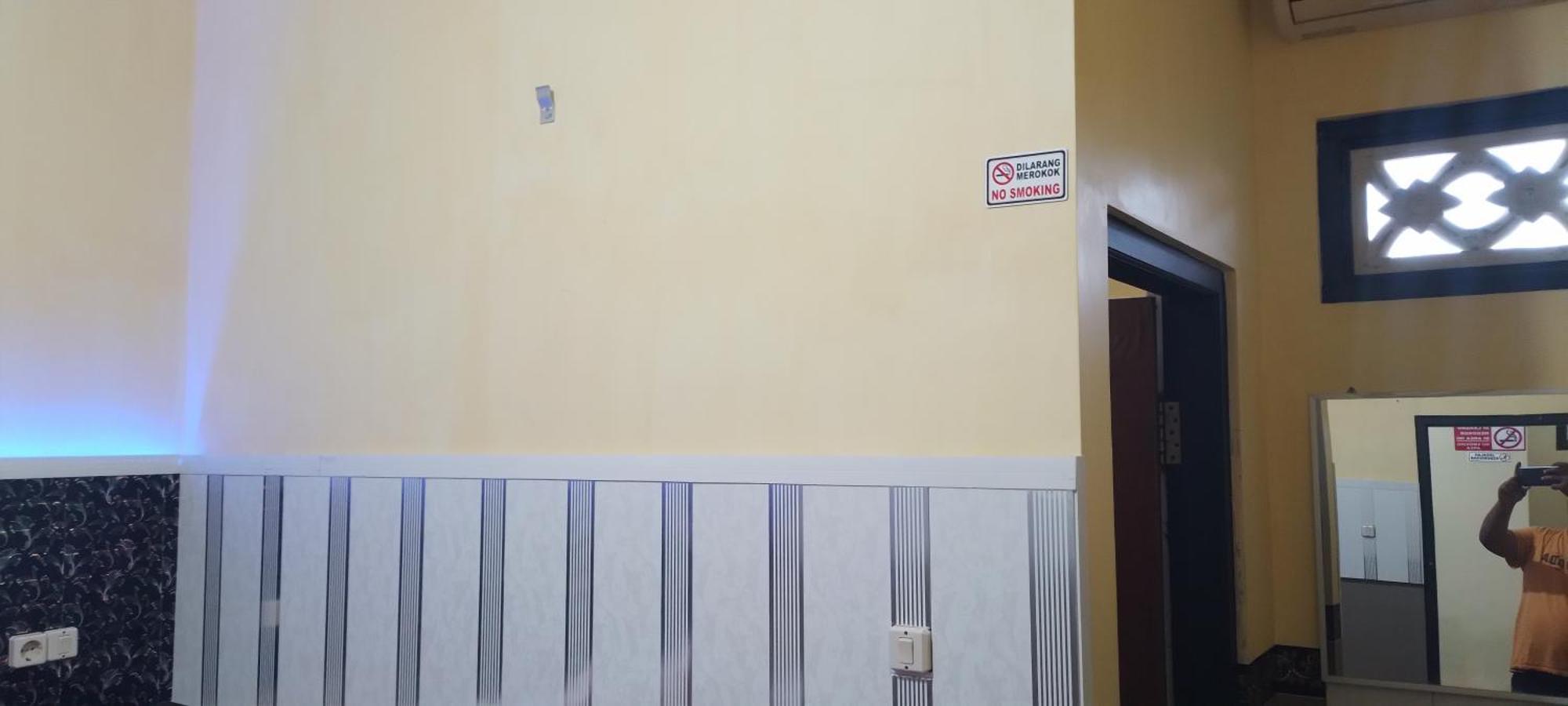New Kami Homestay Banyuwangi  Exteriör bild