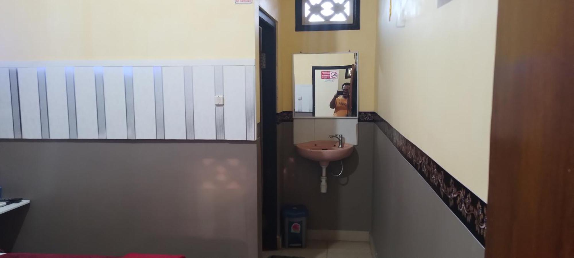 New Kami Homestay Banyuwangi  Exteriör bild