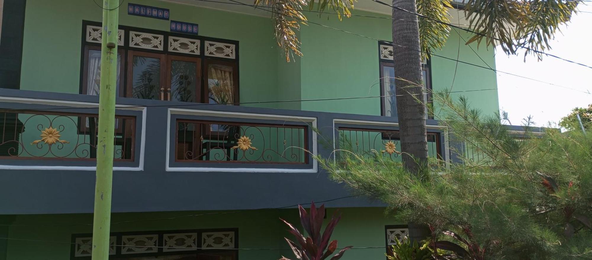 New Kami Homestay Banyuwangi  Exteriör bild