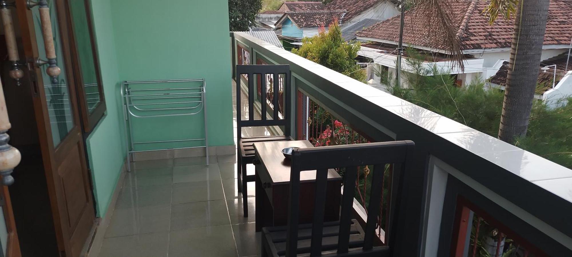 New Kami Homestay Banyuwangi  Exteriör bild
